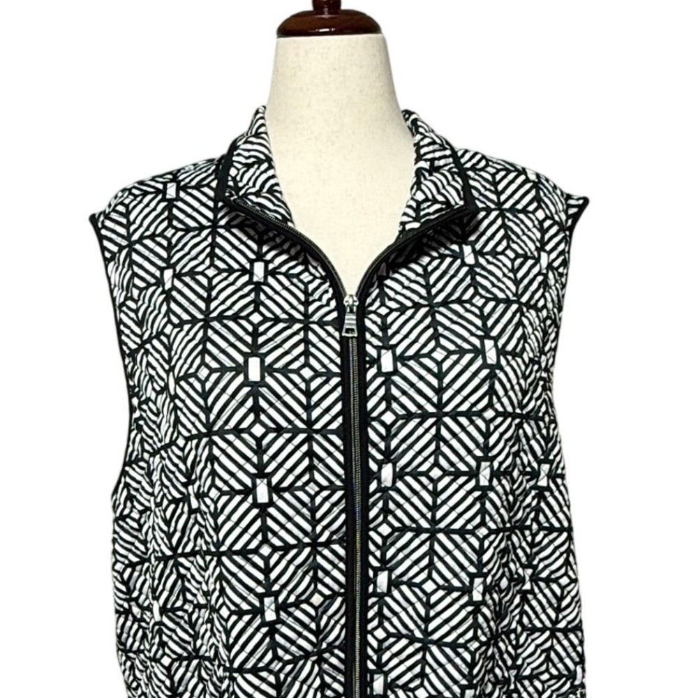 Ruby Rd Vest Womans 2X Black White Geometric Quilted Sleeveless Jacket